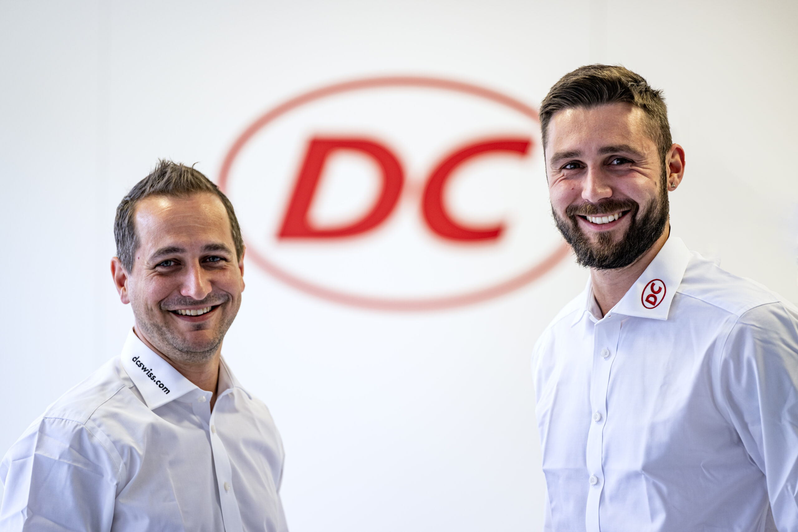 Claude Sudan, membre de la direction et Maxime Sandoz, ingénieur développement produits de DC Swiss SA.