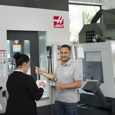 Dans ce showroom, les clients découvriront les machines Haas en action. © Urma