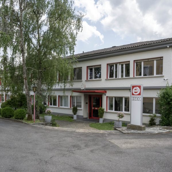 ESCO SA est une société indépendante dont le système de gouvernance favorise les décisions sur le long terme, ancrées dans les exigences industrielles de la région.