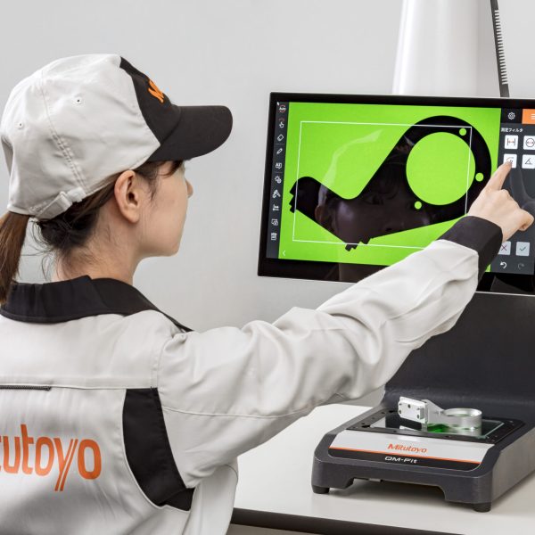 Grâce à son interface tactile intuitive, QM-Fit rend la mesure de précision accessible à tous.